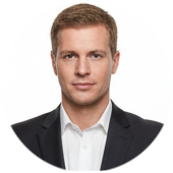 Антон Новиков